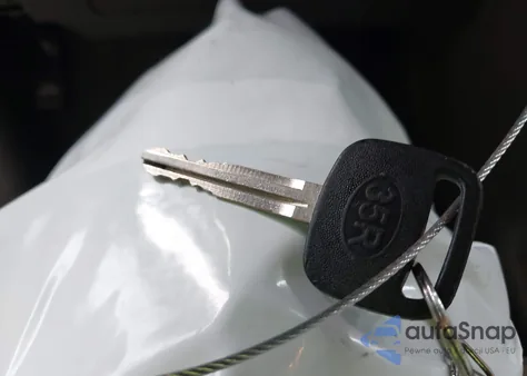 2011 Toyota Sienna from USA, damaged, VIN 5TDKA3DC3BS003986